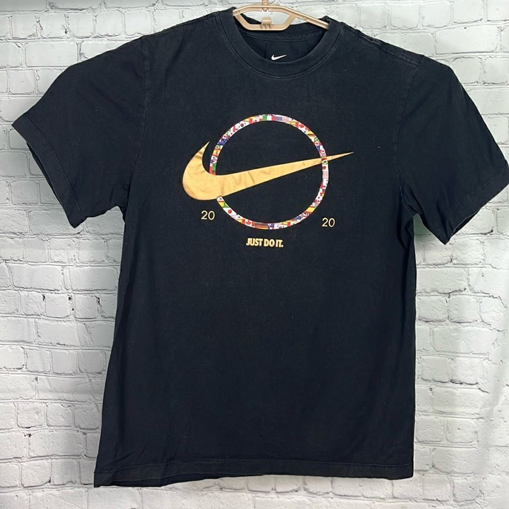 Men’s Nike T-shirt international with Gold swoosh logo Just Do It 2020. Size XL